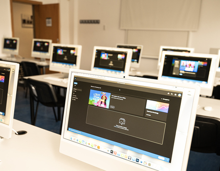 distance-learning-2_450x350_crop_478b24840a