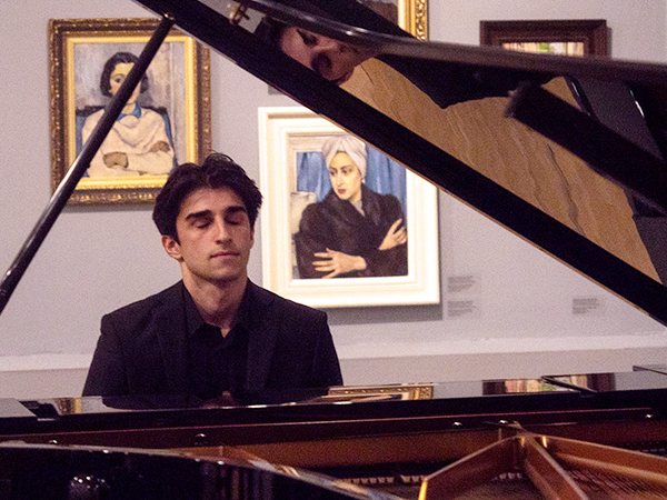 music_600x450_crop_478b24840a