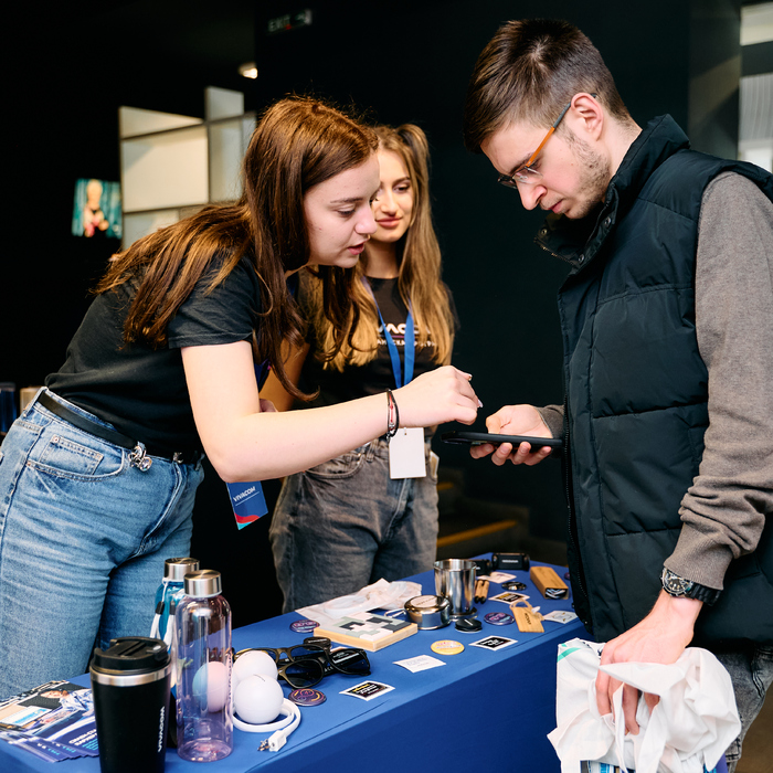 karieren-forum-nbu-17-04-11_700x700_crop_478b24840a